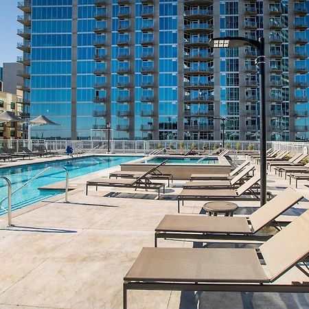 Placemakr Premier Sobro แนชวิลล์ ภายนอก รูปภาพ The pool at the Ritz-Carlton, Downtown, Los Angeles