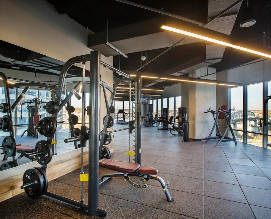 Placemakr Premier Sobro แนชวิลล์ ภายนอก รูปภาพ The gym at the 100th floor