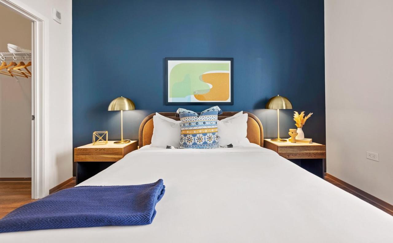 Placemakr Premier Sobro แนชวิลล์ ภายนอก รูปภาพ A bedroom at the Hotel Zags
