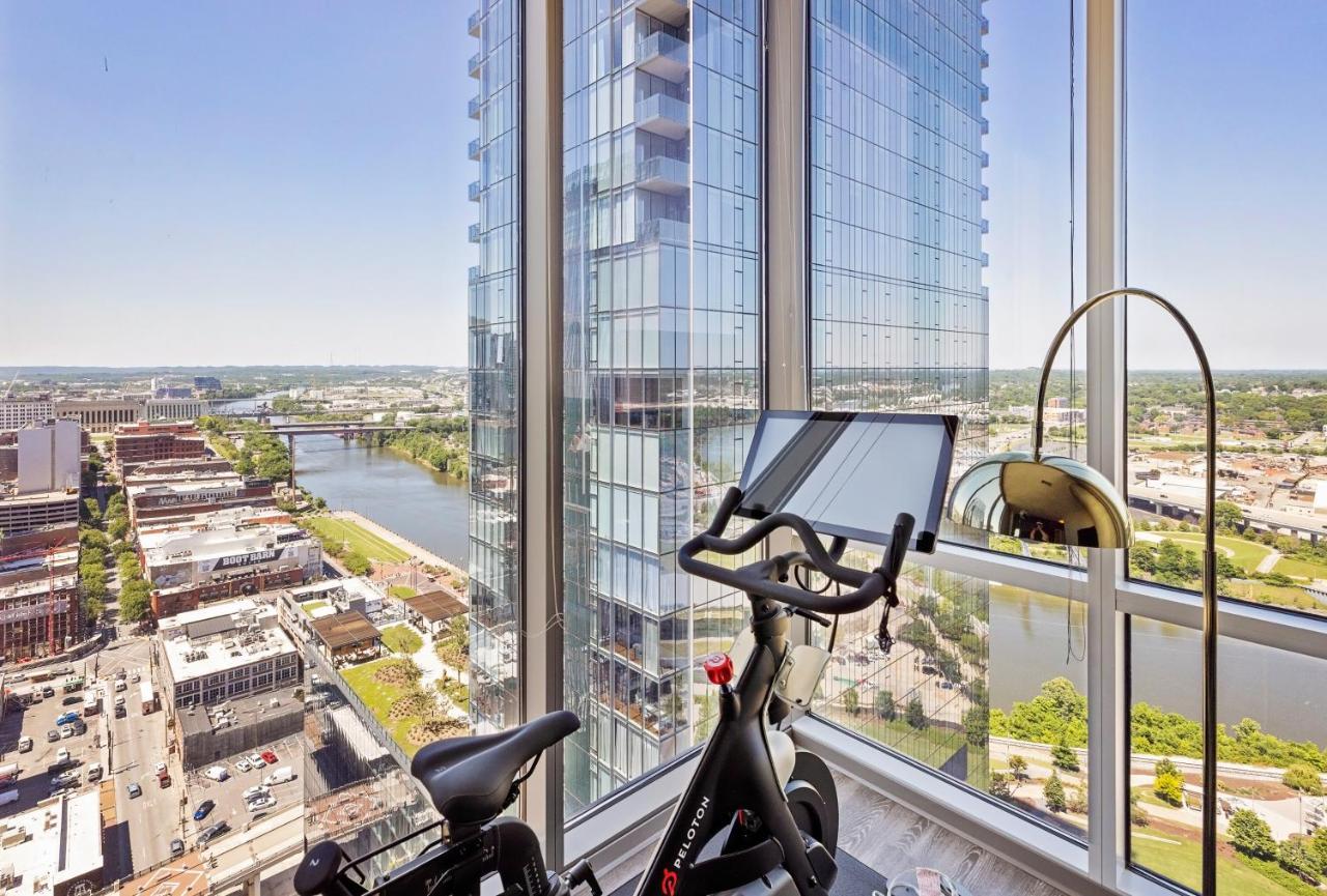 Placemakr Premier Sobro แนชวิลล์ ภายนอก รูปภาพ Peloton bike in a home