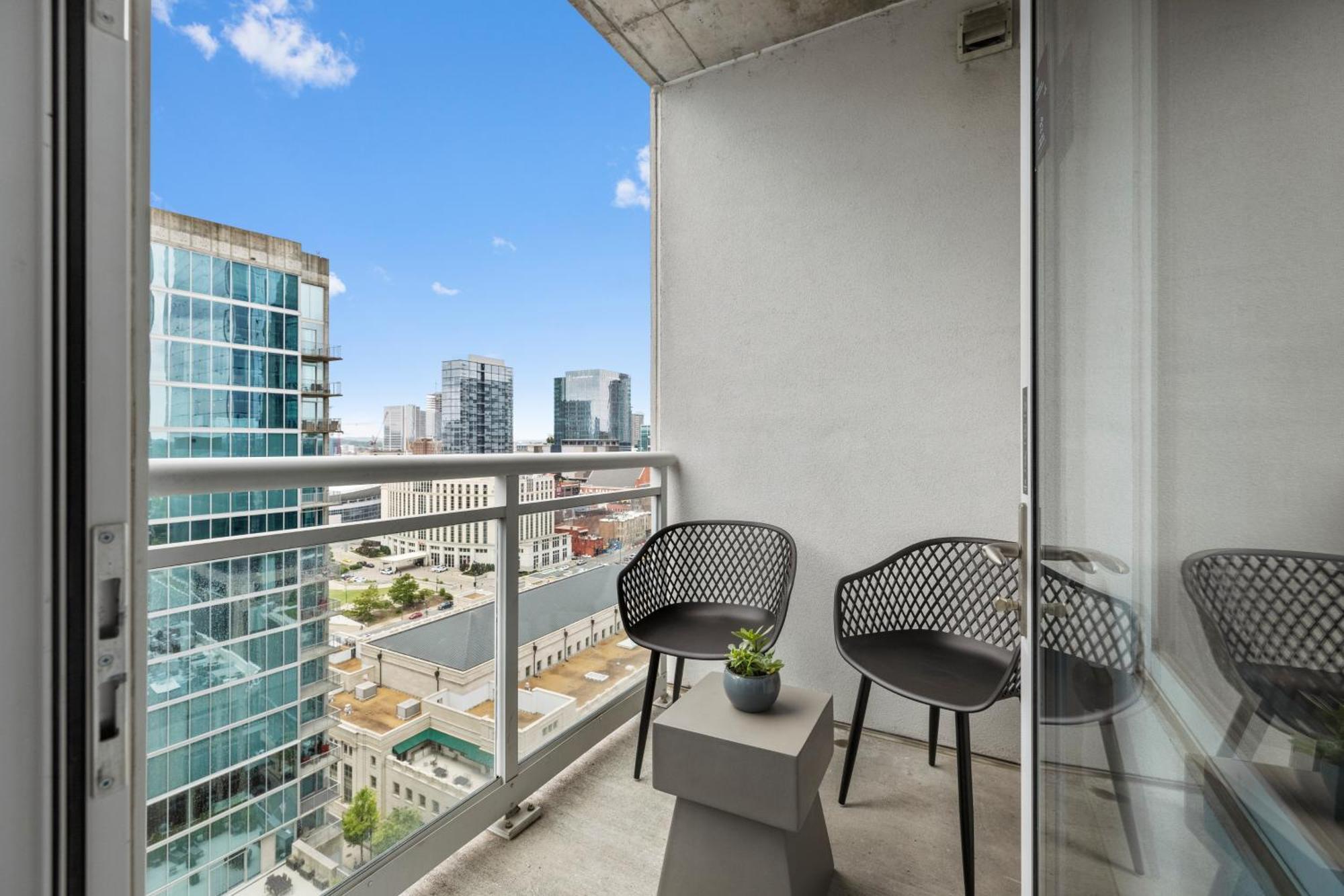 Placemakr Premier Sobro แนชวิลล์ ภายนอก รูปภาพ Balcony