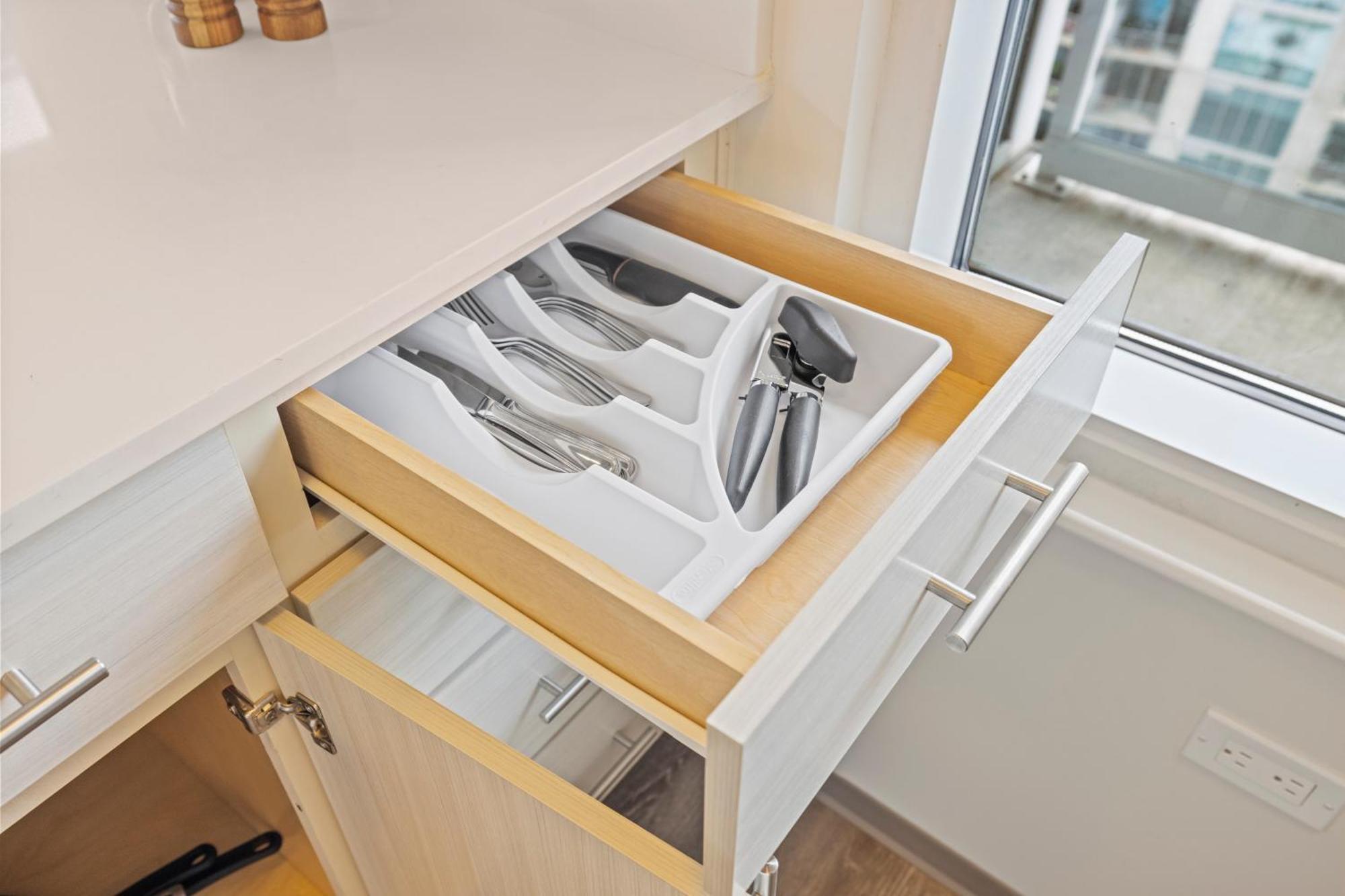 Placemakr Premier Sobro แนชวิลล์ ภายนอก รูปภาพ A cutlery drawer